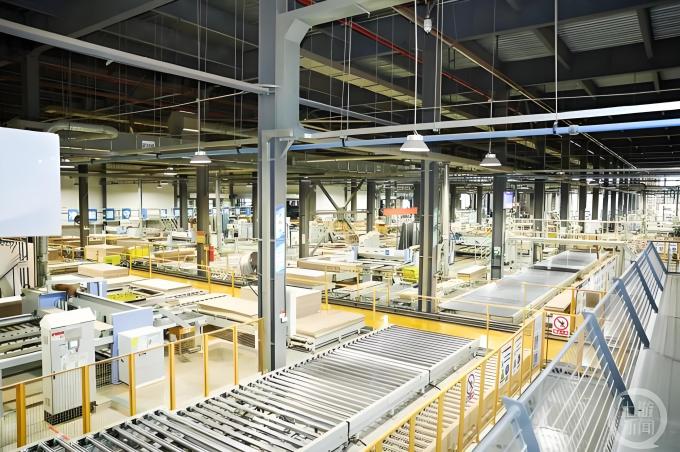 najnowsze wiadomości o firmie Zastosowania i przyszłe trendy rozwoju kolorowych powlek aluminium w produkcji drzwi domowych 1