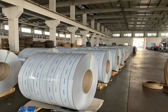 2500mm szerokość ultra szeroka przedmalowana aluminiowa tablica cewki super szeroka powłoka cewka aluminiowa stosowana do ciężarówki lub wózka