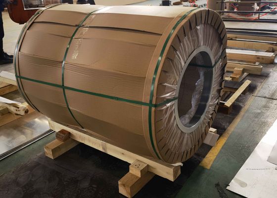 Biała, wstępnie pomalowana cewka aluminiowa, grubość 0,6 mm dla lekkich konstrukcji