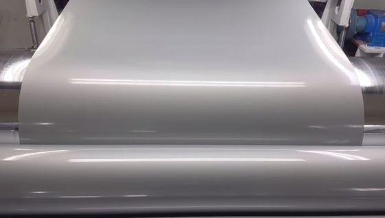Srebro PVDF Farba Kolorowo powlekana cewka aluminiowa na bazie AA 5052 Stop dla systemów ściennych