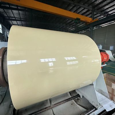 Kolorowe cewki aluminiowe i arkusze do pokryć wina i puszek