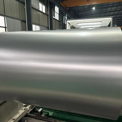 Różne kolory RAL & Pantone Kolorowe powlekane arkusze aluminiowe Przedmalowana cewka aluminiowa 0,50 mm grubość 1250 mm szerokość dla budynków