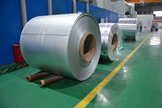 Wysoka czystość 0,7-1,0 mm Grubość 1250 mm szerokość AA1100 BIAŁA kolorowa cewka aluminiowa do billboardów zewnętrznych i znakowania