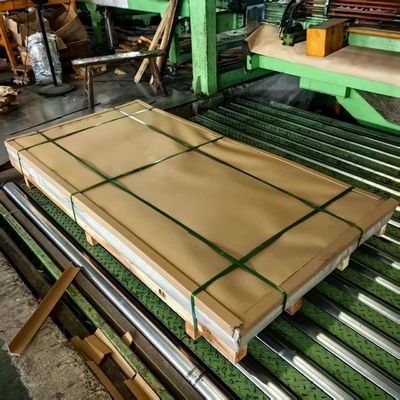 Blacha aluminiowa powlekana kolorystycznie RAL, stop 3003 H26, grubość 0,55 mm, do paneli zewnętrznych budynków