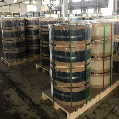 Alloy3105 o grubości 0,26 mm o szerokości 128 mm farba przeciw zgarnieniu wstępnie pomalowany aluminiowy pasek do walcowania kurtyny drzwi migawki