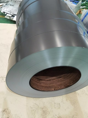 Cewka aluminiowa ze stopu aluminium 3105 o grubości 0,55 mm, w matowym kolorze PVDF, wstępnie malowana, do paneli elewacyjnych ścian osłonowych